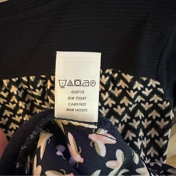 LOFT Navy Blue Ribbed Floral Mixed Media Blouse, 3/4 sleeve, size XS - Picture 8 of 9